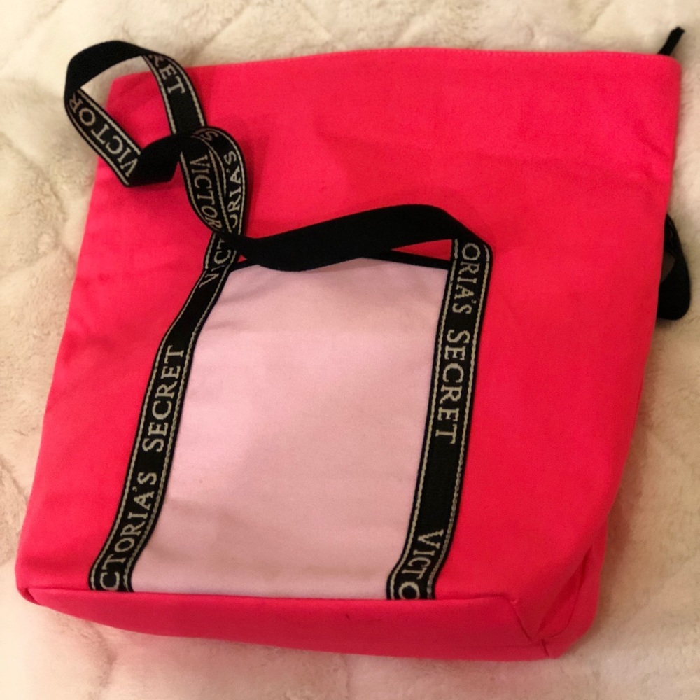 Victoria’s Secret Beach tote/cooler